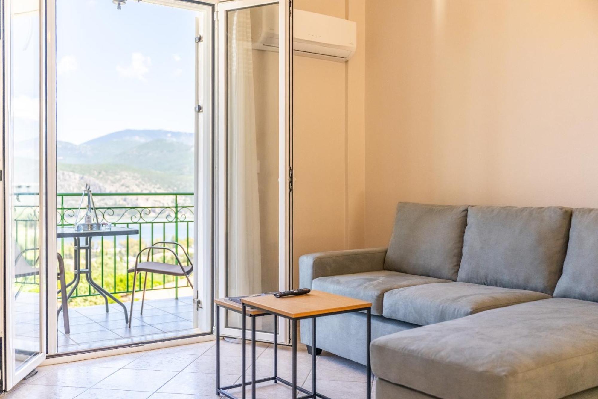 Apaggio Di Argostoli Apartments - Private Parking & Sea View Eksteriør billede